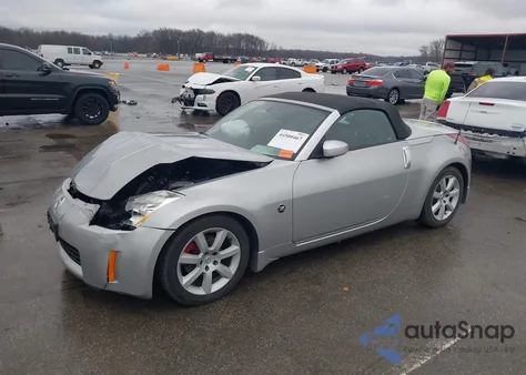 2004 Nissan 350Z Touring z USA, uszkodzony, nr VIN JN1AZ36AX4M250486
